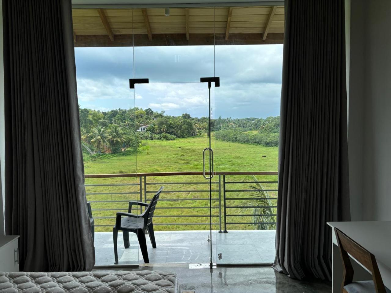 Green Edge Villa Хіккадува Екстер'єр фото